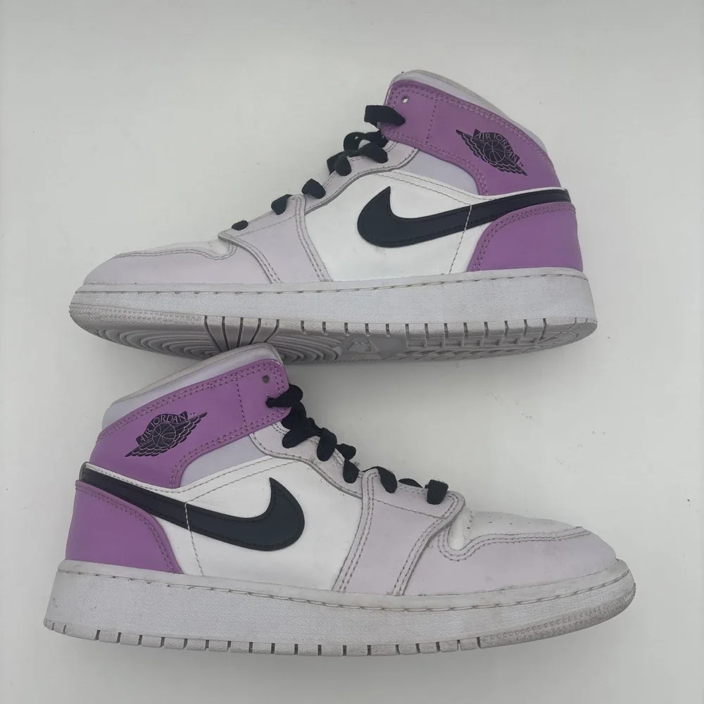 Nike Air Jordan 1 Mid GS White Barely Grape DQ8423-501 Size 5.5 Youth /‎ 7W